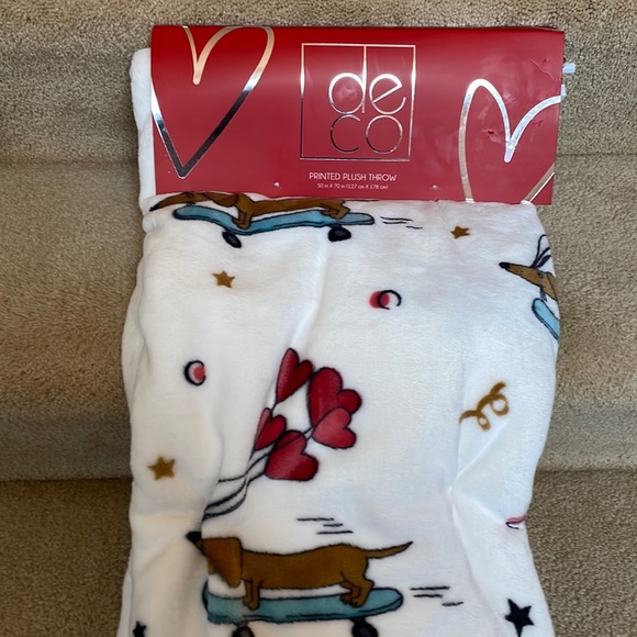 Deco Other - Dachshund Valentine’s Day themed plush throw. 🎉🎉🎉Host party picked item🎉🎉